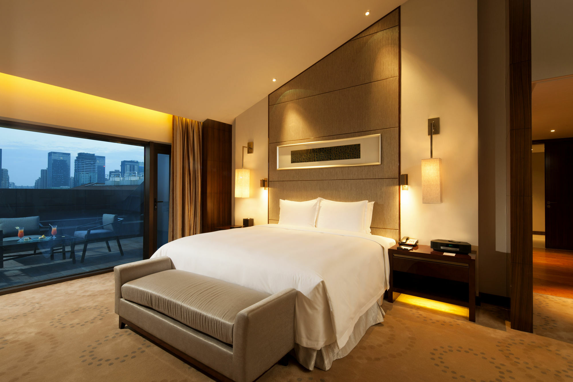 Отель Doubletree By Hilton Цзясин Экстерьер фото